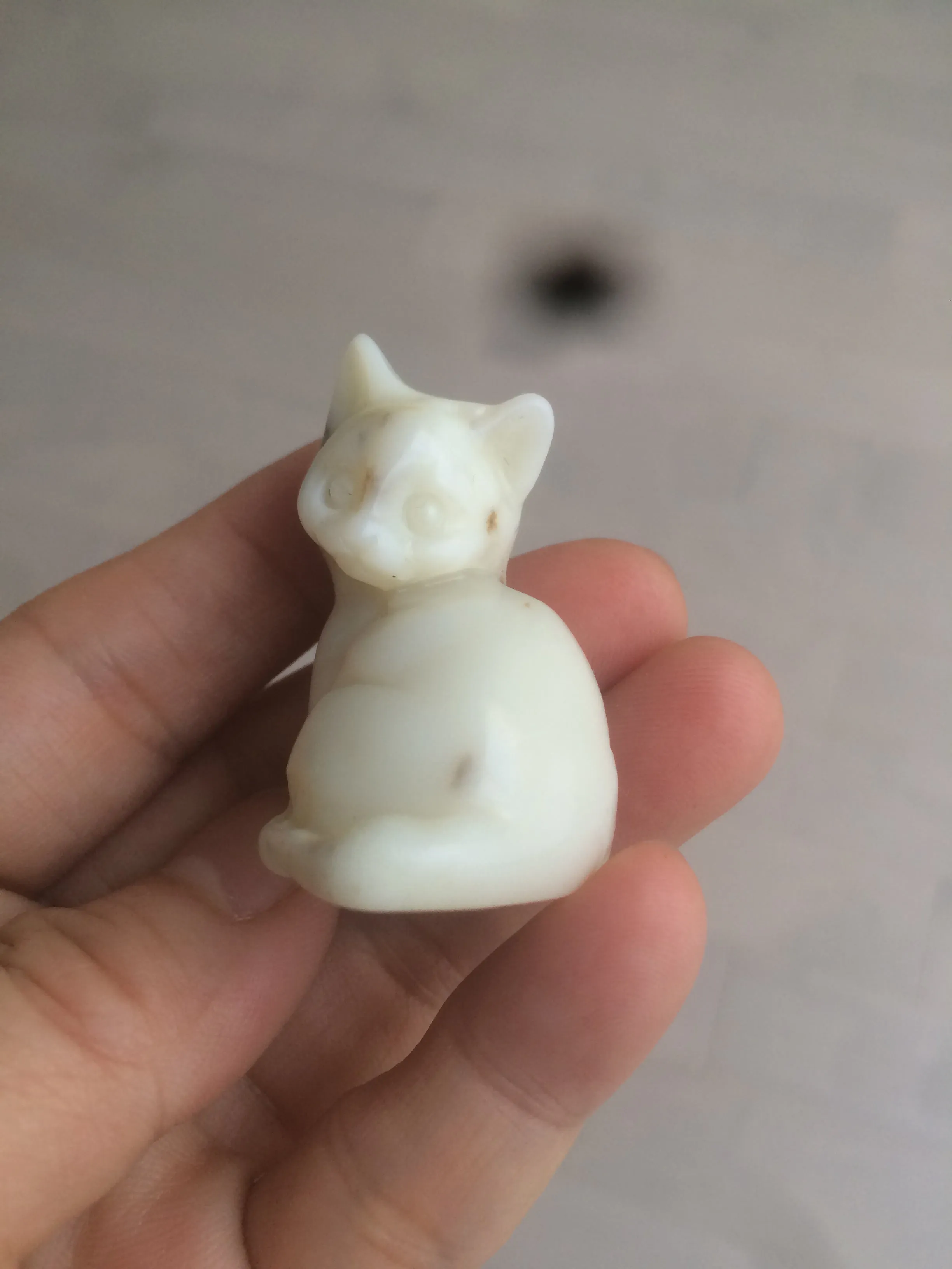 100% Natural white beige yellow with black/brown flying dandelions Osmanthus fragrant nephrite Hetian Jade cat desk decor/worry stone HF35-9