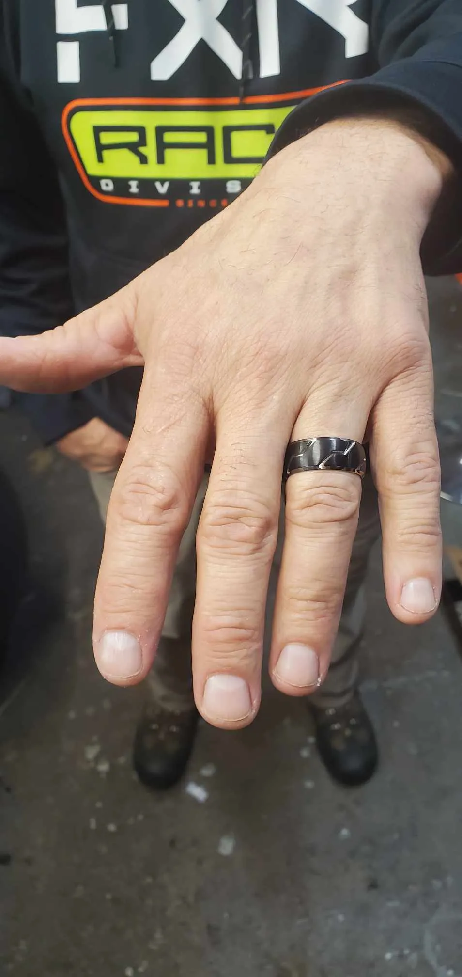 HEROIC Titanium and Carbon Look Ring