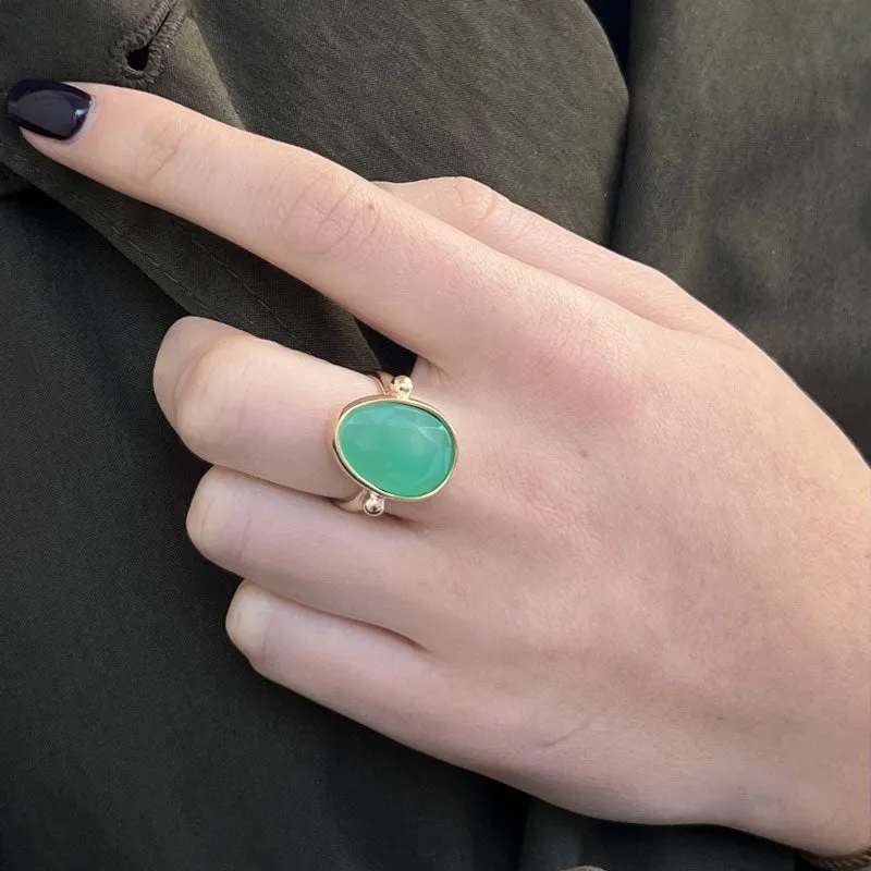 Pebble Ring, Chrysoprase, 9kt Yellow Gold