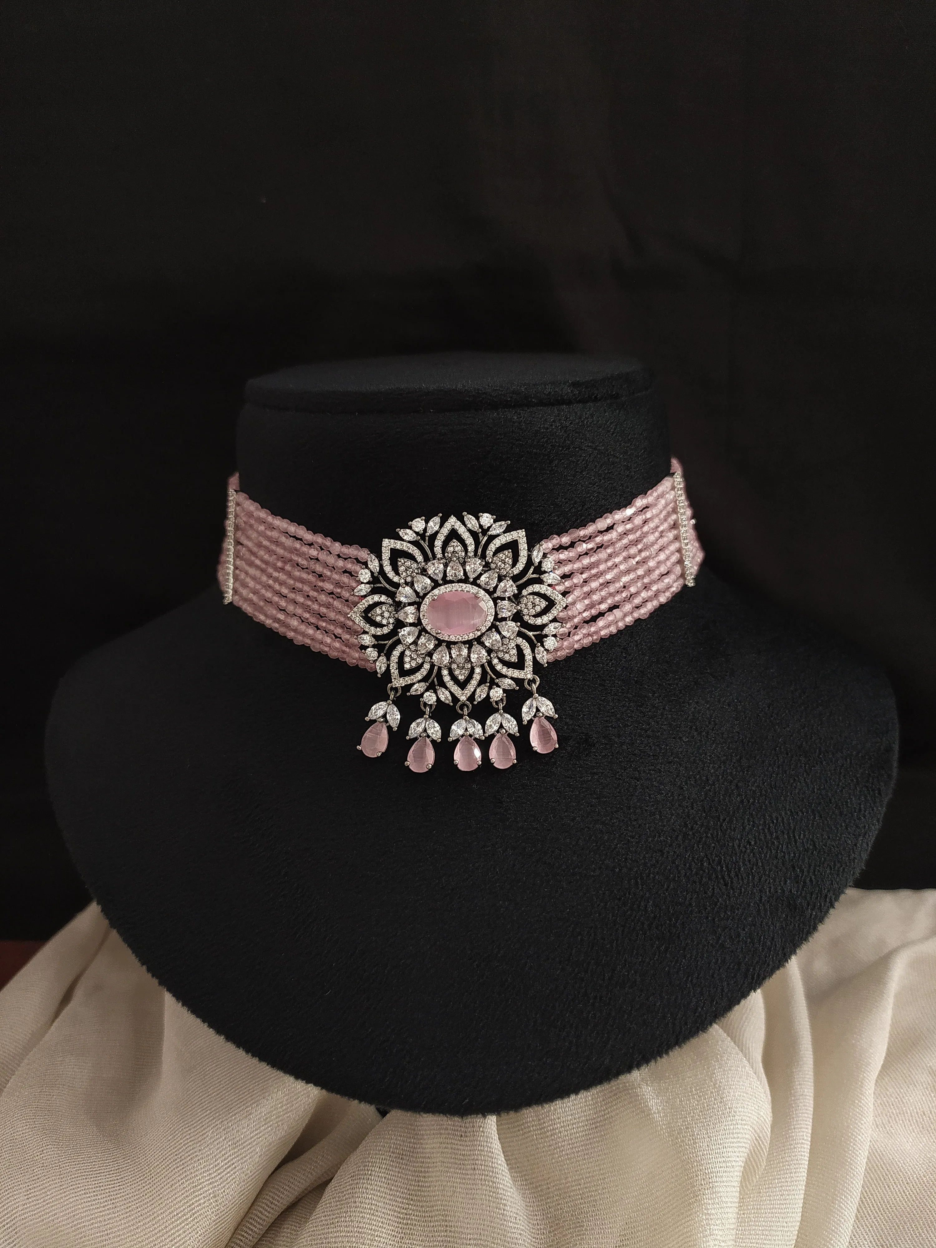 Unveiling Romantic Elegance With Victorian Diamond Choker Set