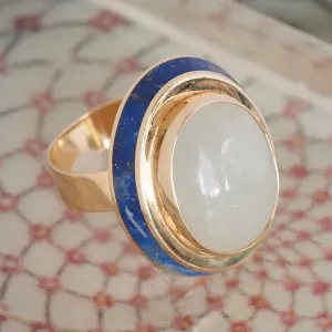 Vintage White Jade Cabochon and Lapis 14k Gold Ring